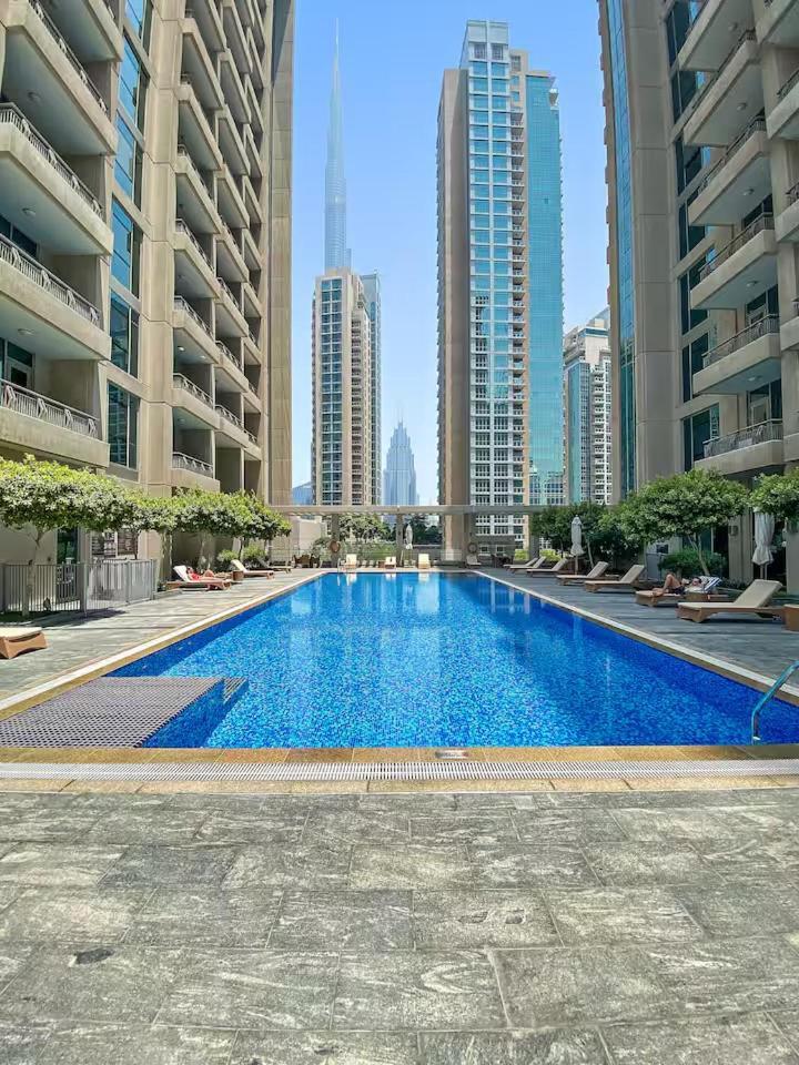 Cozy With Fountain View At Boulevard - Of Choice * Dubai