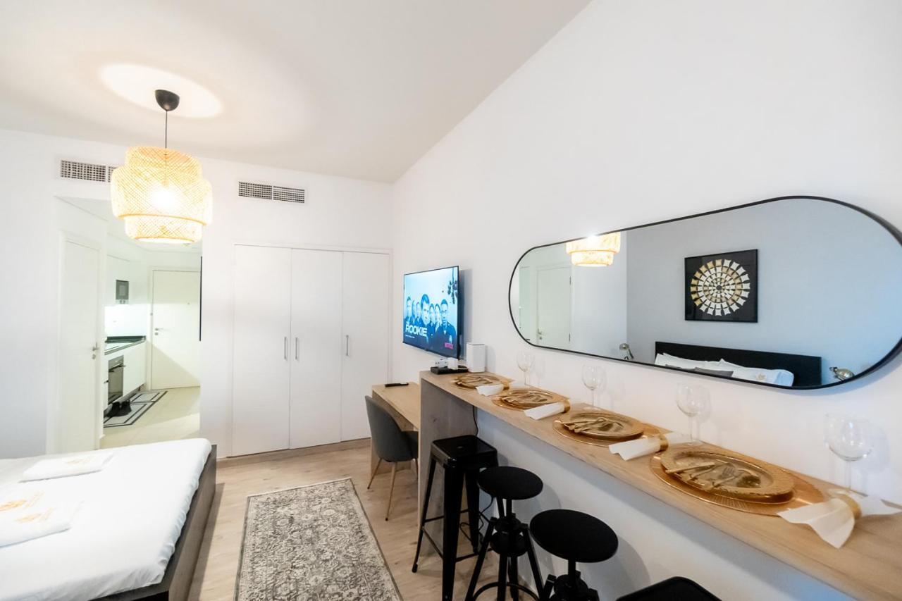 Cozy With Fountain View At Boulevard - Of Choice Apartment *